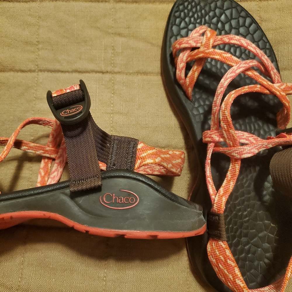 Chaco 9 Double Strap Orange Patterned. Euc - image 2